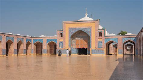  Shah Jahan Mosque i Thatta: En majestätisk hyllning till islamisk arkitektur och den mogulska epoken!